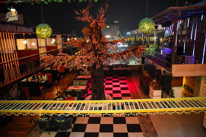 Best rooftop bar in Noida